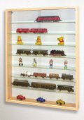 Wandvitrine mit Schiebetüren