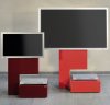 Flatscreen-Standfuß mit verdeckten Laufrollen