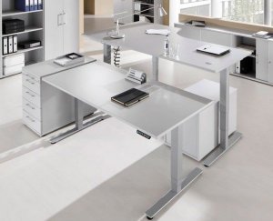 elektrisch höhenverstellbarer Sitz-Steharbeitstisch