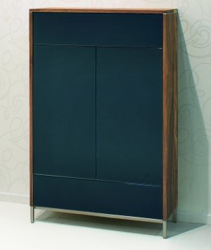 robustes Highboard für Geschirr und Besteck