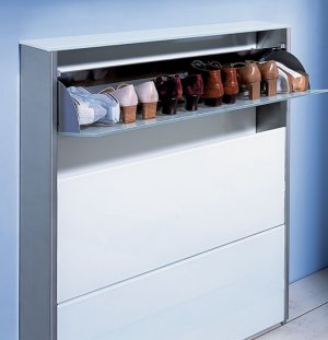 Edelstahl-Schuhschrank mit Weißglas-Türen