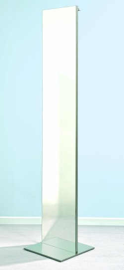 standstabiler doppelseitiger Standspiegel mit Kleiderhaken