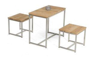 schmaler Balkon-Tisch mit 2 Hocker schmaler Balkon-Tisch mit 2 Hocker aus Edelstahl und Teakholz