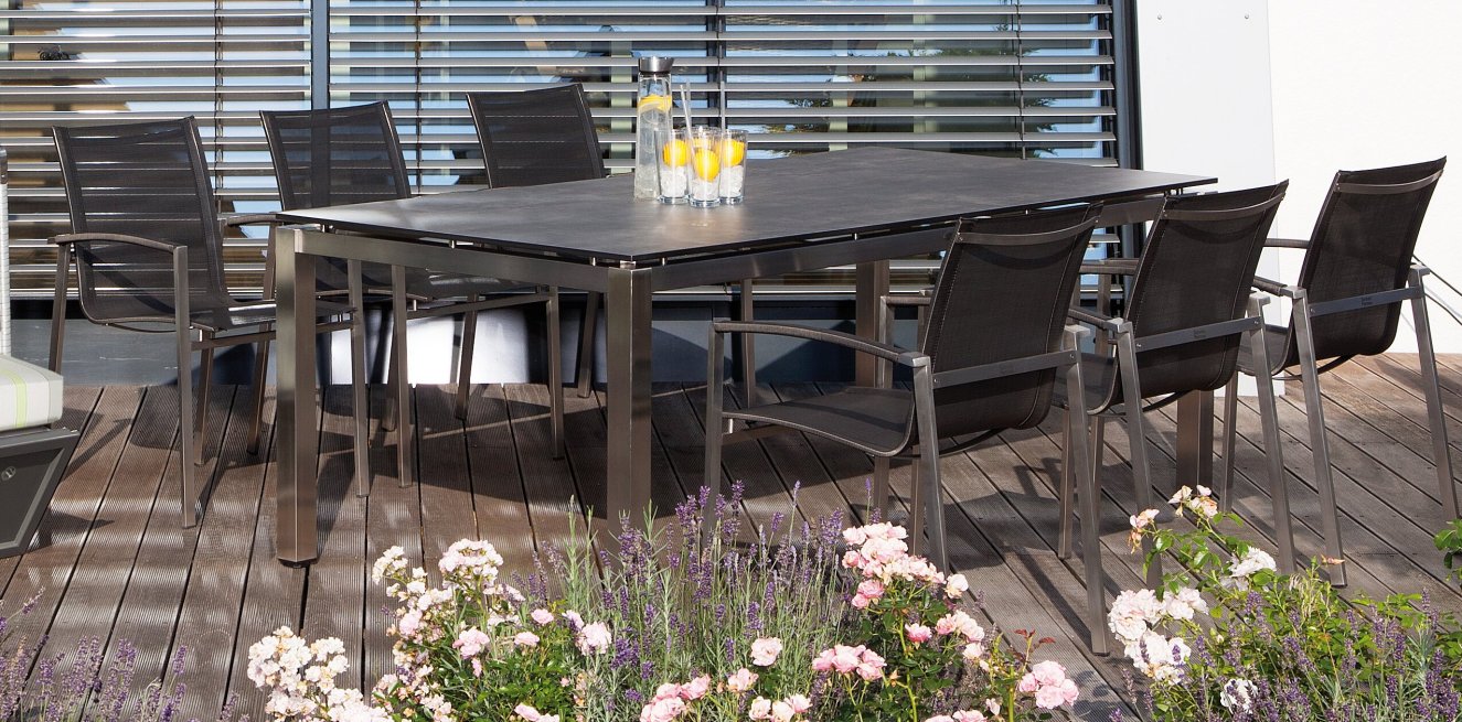 hochwertiger Terrassentisch für 8 Personenstabil Edelstahlgestell robuste Tischplatte