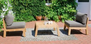 moderne Zweier-Sitzgruppe für den Außenbereich