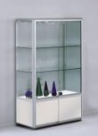 formschöne Staufachvitrine