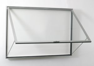 aufklappbarer Innenbereich-Schaukasten mit magnetischer Rückwand aufklappbarer Innenbereich-Schaukasten mit magnetischer Rückwand