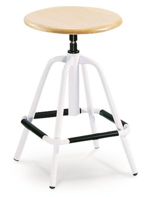 Arbeitshocker mit Holzsitz und Fußstütze