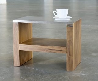Schlafzimmer-Beistelltisch Edelstahl und Nussbaum