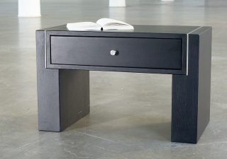 Design-Nachtschränkchen Holz massiv