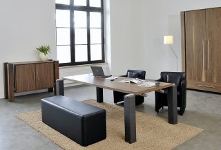 Chefzimmerschrank aus Nussbaum massiv