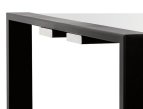 schwarz-weißer Designer-Tisch