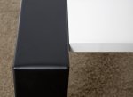 Schwarz-weißer Tisch aus Holz und Stahl